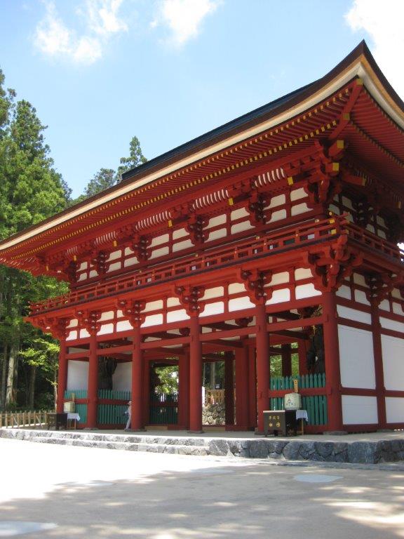 防草土による神社仏閣の雑草対策