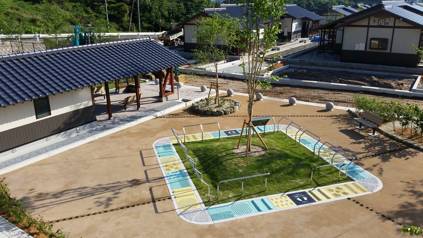 防草土による住宅の外構への雑草対策