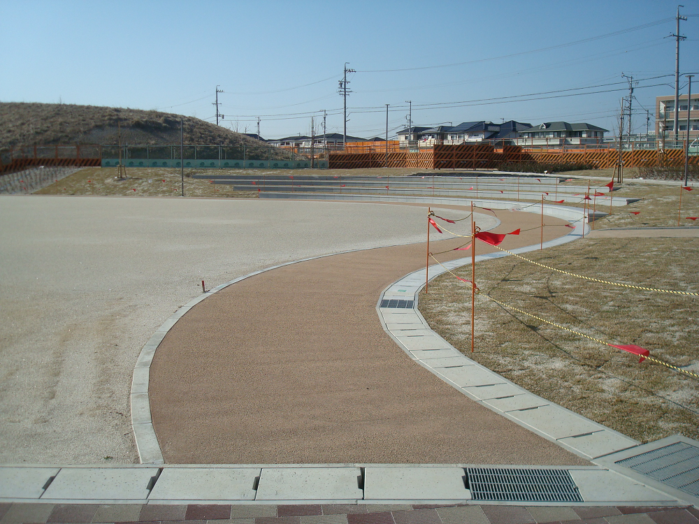 公園の園路・遊歩道への雑草・防草対策