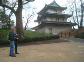 防草土による東京都 皇居 富士見櫓台周辺遊歩道の雑草対策 施工事例