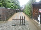 防草土による徳島県国分寺 境内・遊歩道の雑草対策 施工事例