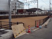 防草土・防草材による公園の雑草対策